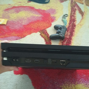 Müün PlayStation 4 pro +1 DualShock 4 pult