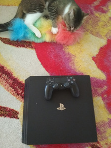 Продам PlayStation 4 pro +1 pult dialshock 4 (4 фото из 6)