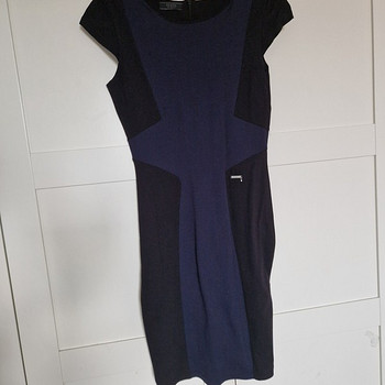 Платье Guess S