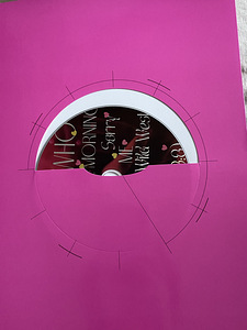 ITZY GUESS WHO ALBUM (without cards and poster) (4 foto / 4)