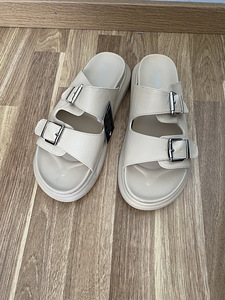 Новые сандалии р. 41 (1 фото из 3)