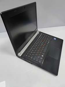 Sülearvuti Fujitsu Lifebook UH552 (3 foto / 5)