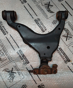 Toyota Land Cruiser 120 48069-60010 48626-60010 (2 foto / 2)