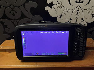 Blackmagic 4K videokaamera kere + Viltrox EF-M2 II adapter (2 foto / 2)