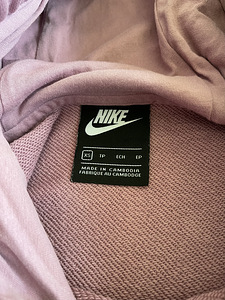 Свитер Nike! (4 фото из 5)