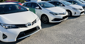 АРЕНДА АВТОМОВИЛЯ BOLT | AUTORENT TOYOTA AURIS HYBRID + LPG (6 фото из 9)