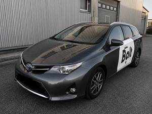 АРЕНДА АВТОМОВИЛЯ BOLT | AUTORENT TOYOTA AURIS HYBRID + LPG (4 фото из 9)