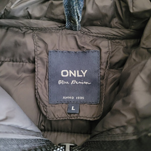 Пальто.L ONLY. (3 фото из 5)