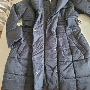Зимнее пальто GUESS.L (3 фото из 8)