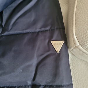 Зимнее пальто GUESS.L (5 фото из 8)