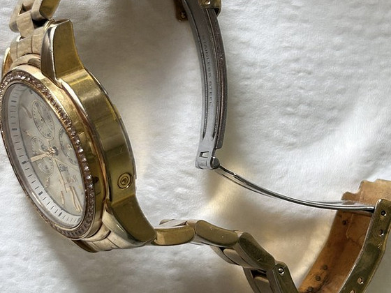 Часы invicta