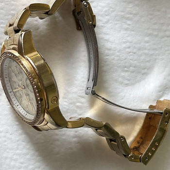Часы invicta