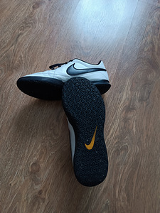 Кроссовки Nike размер 34, стелька 21 см (4 фото из 5)