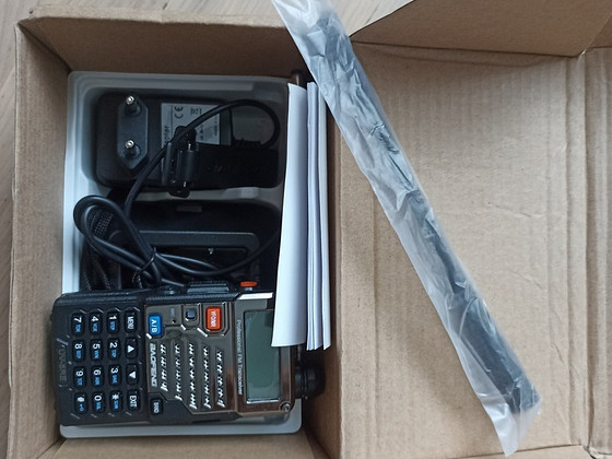 Raadiojaam BAOFENG UV-5RE