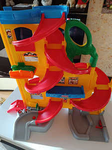 Müüa Fisher price parkla (1 foto / 3)