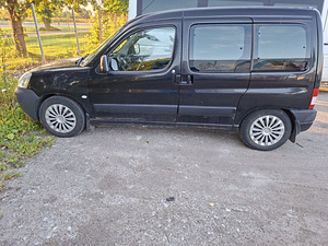 Citroen Berlingo 1.6 66kw 2008a (3 фото из 11)