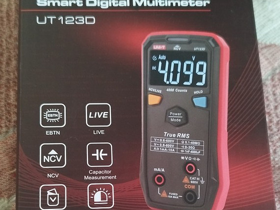 Multimeeter UNI-T UT123D