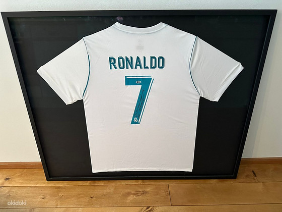 Ronaldo Signed Shirt 2018 Madrid - Becker Verified