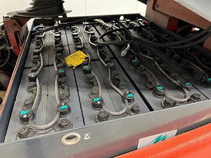 Elektritõstuk Linde E25-02 (7 foto / 7)