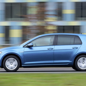 AUTORENT VW GOLF 2.0 DIISEL AUTOMAAT