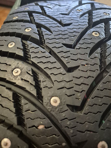 185/60R15 SW-8 naastrehvid 88T XL (2 foto / 4)