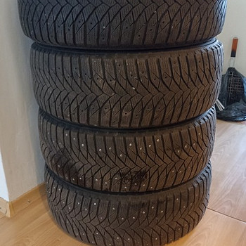 Зимняя резина 215/55 r17
