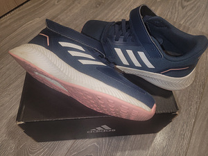 Adidas (1 фото из 1)