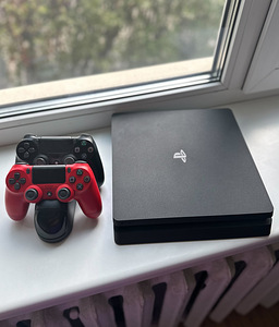 PS4 PlayStation 4 Slim 500GB + 2 оригинальных контроллера (1 фото из 1)