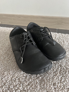 Freet nahast kingad /Freet nahast kingad barefoot (1 foto / 2)