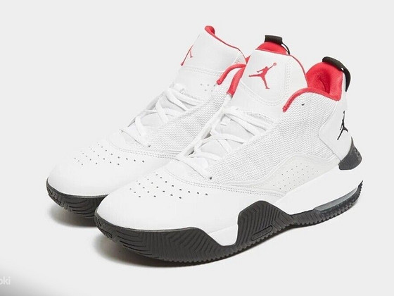 Кроссовки Jordan Stay Loyal DB2884-102