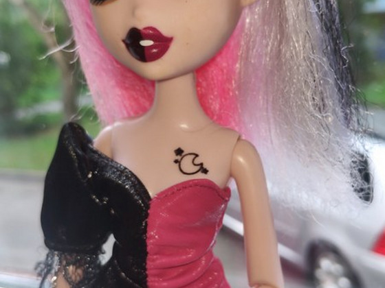 Кукла Братцзиллаз/Bratzillaz