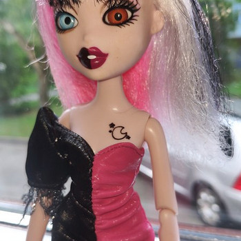 Кукла Братцзиллаз/Bratzillaz
