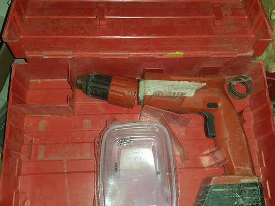 Hilti SB 12 и SF 120-A, зарядные устройства SFC 7/18 и кейсы