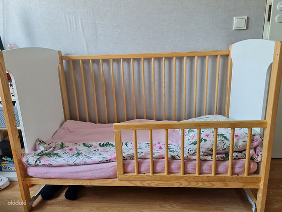 Детская кроватка