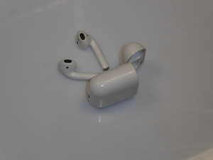 Kõrvaklapid Apple Airpods A1602 (4 foto / 5)