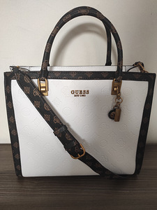 Guess сумка новая (1 фото из 3)