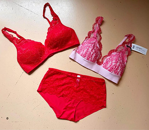 Lindex Flirt uus pesukomplekt nr 75B ja 36-38 (1 foto / 3)