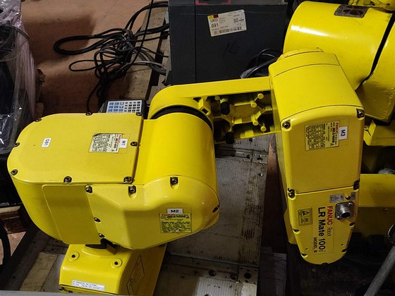 Промышленный робот Fanuc LR Mate 100i MODEL B, 2001г