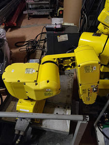 Промышленный робот Fanuc LR Mate 100i MODEL B, 2001г (1 фото из 5)