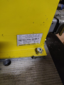 Промышленный робот Fanuc LR Mate 100i MODEL B, 2001г (3 фото из 5)