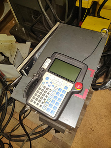 Промышленный робот Fanuc LR Mate 100i MODEL B, 2001г (4 фото из 5)