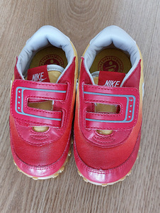 Кроссовки Nike размер 21,5 (2 фото из 3)