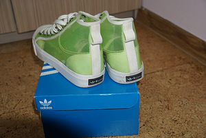 Кроссовки Adidas (4 фото из 5)