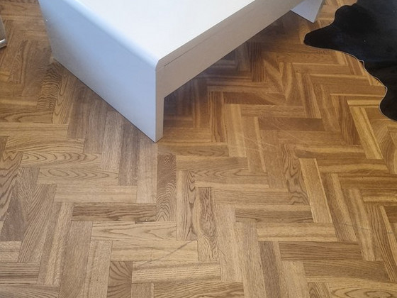 Müüa diivanilaud