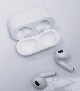 Беспроводные наушники Apple AirPods 3d Gen (A2564, A2897) (6 фото из 7)