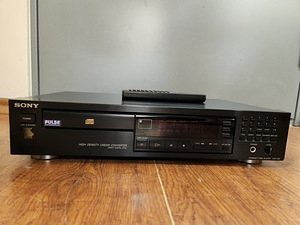 Sony CDP-295 Stereo Compact Disc Player  (1 foto / 3)