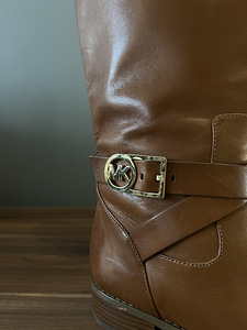 Jalatsid (Christian Louboutin, Marella, Michael Kors) (2 foto / 9)