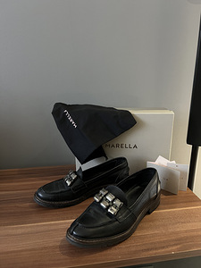 Jalatsid (Christian Louboutin, Marella, Michael Kors) (3 foto / 9)
