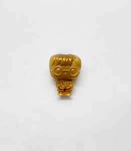 Золотая фигурка Harry Potter Kinder Joy 2024 (1 фото из 4)