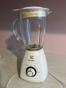 Electrolux 450w blender (1 foto / 2)